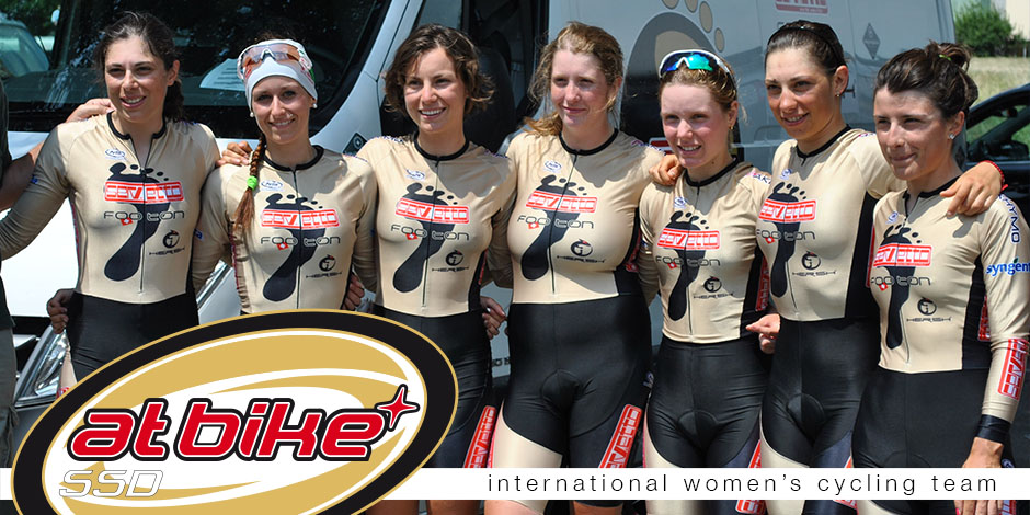 WOMMEN'S TEAM AT BIKE UCI