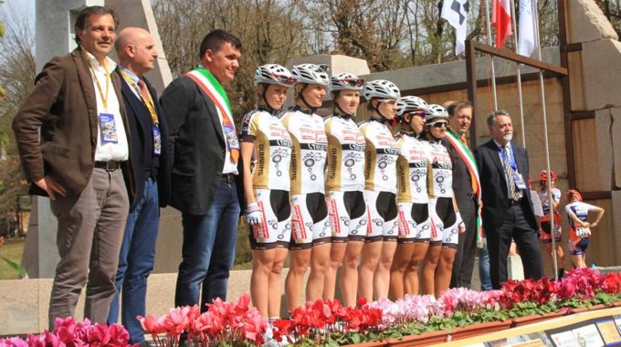 IL “GIRO DEL TRENTINO ALTO ADIGE – SUDTIROL” INTERNAZIONALE ATTENDE LE ATLETE DEL TEAM SERVETTO – GIUSTA – ALURECYCLING