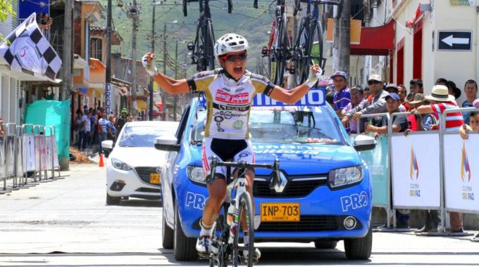 ALLA “VUELTA A COLOMBIA” TAPPA E MAGLIA AD ANA CRISTINA SANABRIA SANCHEZ. LETIZIA BORGHESI TERZA